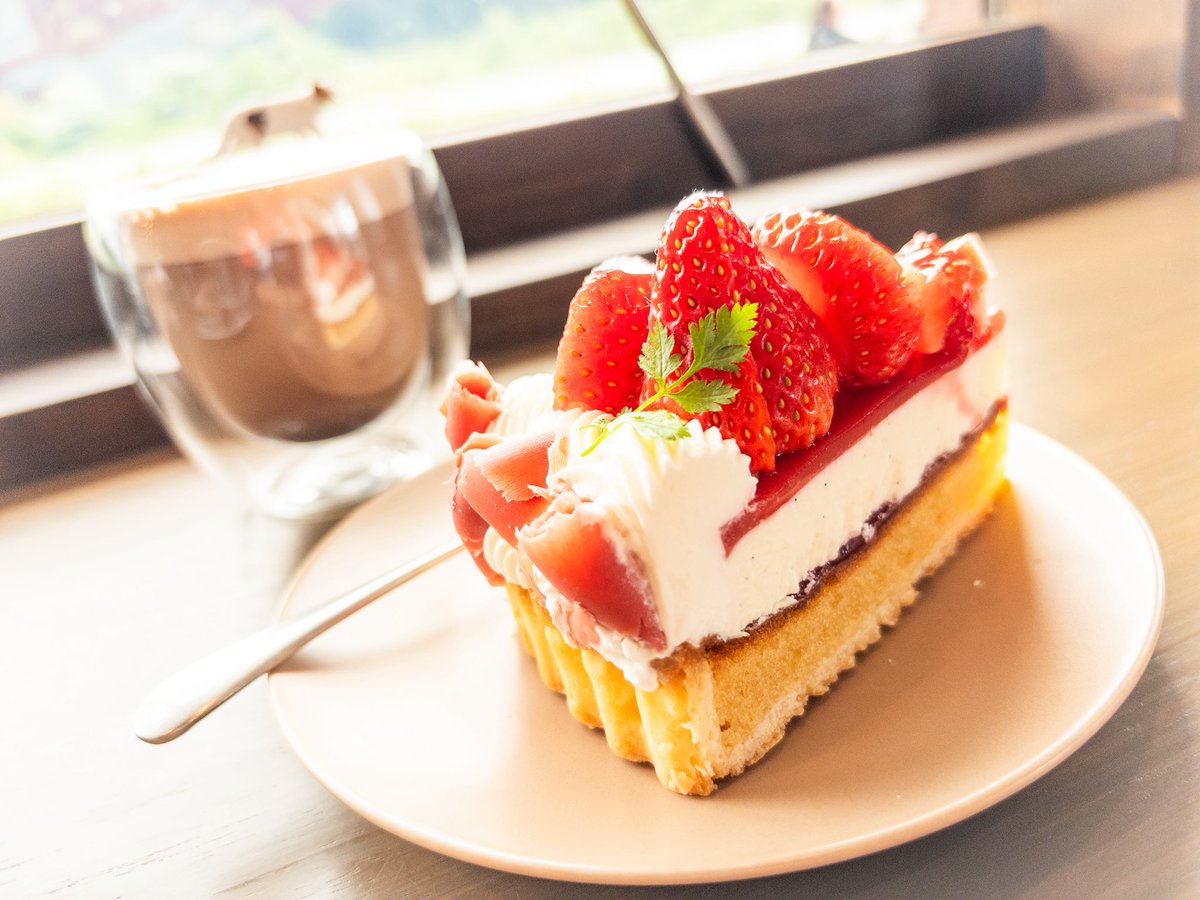 KotatuNeko2022's tweet image. 道の駅 恐竜渓谷かつやま 奥にあるCAFE MOOI さん

チョコ好きの血が騒ぐぜ

若いギャルで賑わってます。

#Lightroom スマホRAWで撮影