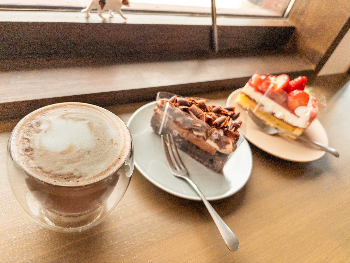 KotatuNeko2022's tweet image. 道の駅 恐竜渓谷かつやま 奥にあるCAFE MOOI さん

チョコ好きの血が騒ぐぜ

若いギャルで賑わってます。

#Lightroom スマホRAWで撮影