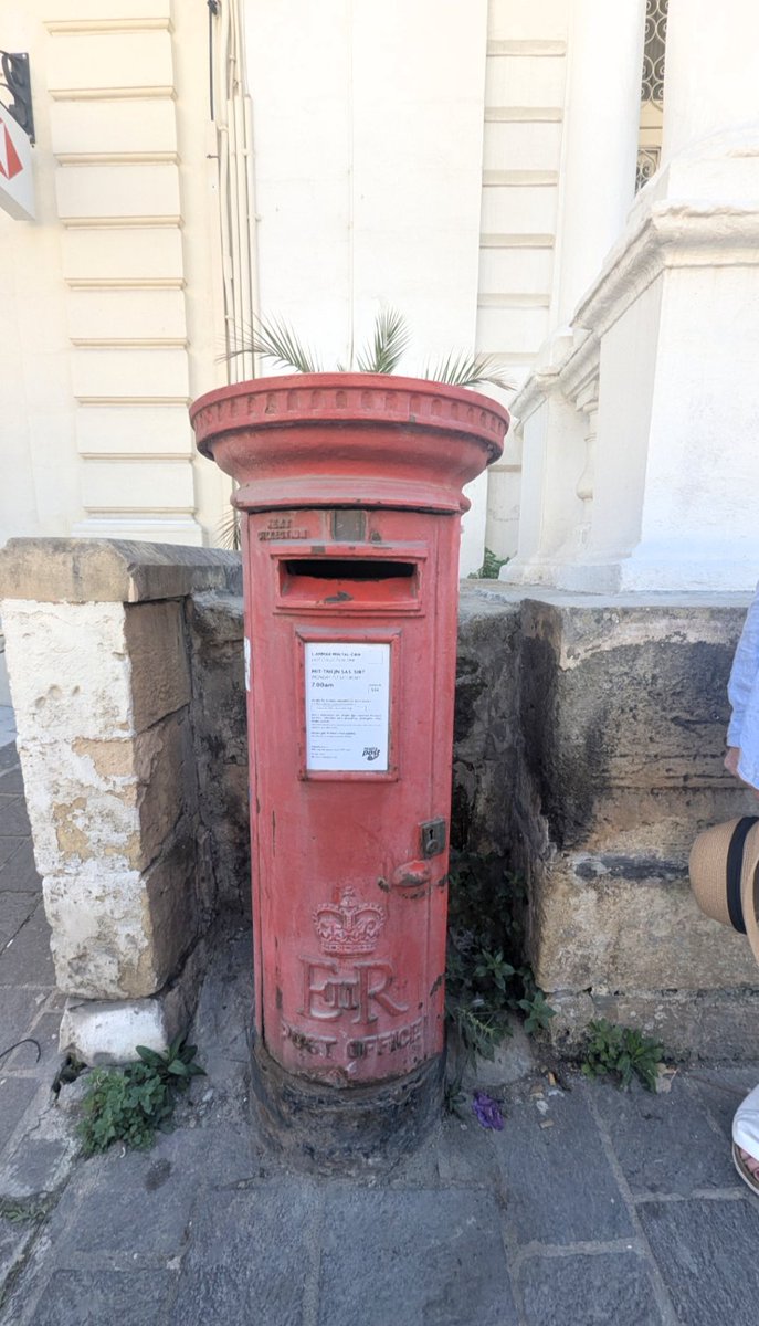 Jim73131158's tweet image. Maintenance required in Malta 😆

#postboxsaturday #malta
