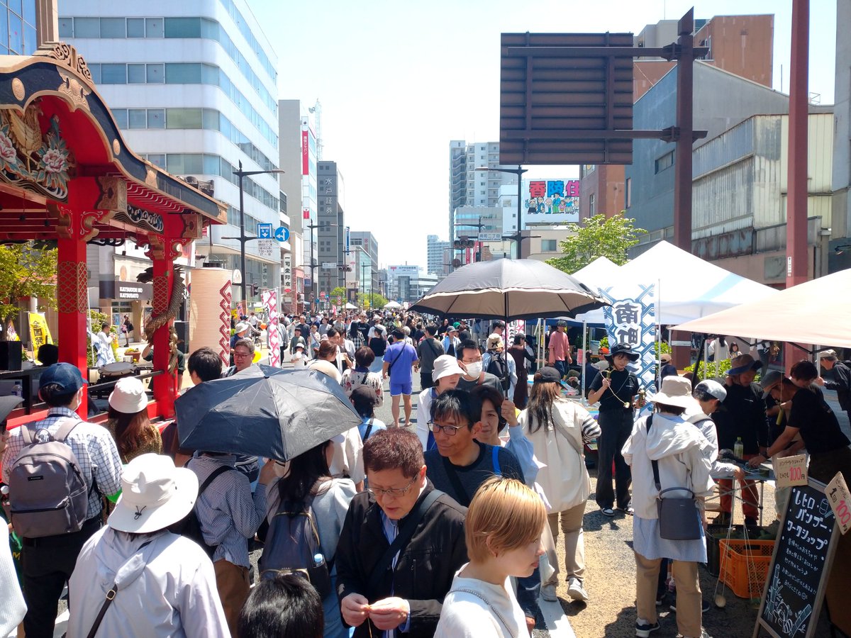 水戸市中心市街地で開催された「水戸まちなかフェスティバル」(水戸フェス)に行ってきました。まずは旧車コーナー担当のCB-R WATAHIKI さんにご挨拶してカウンタックやミウラなどをしげしげと眺めた後、あちこち歩き回って色々な方とお会いし、楽しい一時を過ごしました。