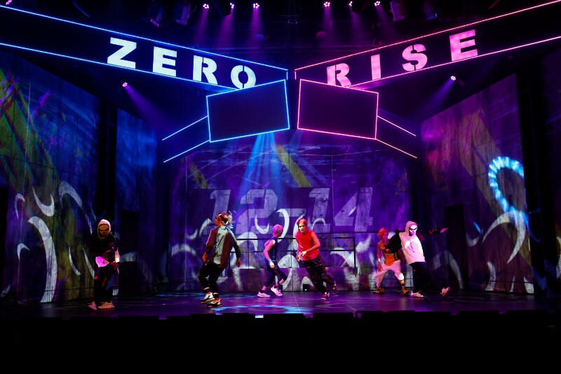 stage_natalie's tweet photo. 舞台「ZERO RISE」開幕🏀

笹森裕貴らが“バスケ愛”を全力で表現
「胸を張って届けられる作品になった」と確信

▼公演＆会見レポートはこちら（写真30枚 / コメントあり）
https://t.co/EVZMF7F8BN

#ゼロライズ https://t.co/aWyjhlXY6i