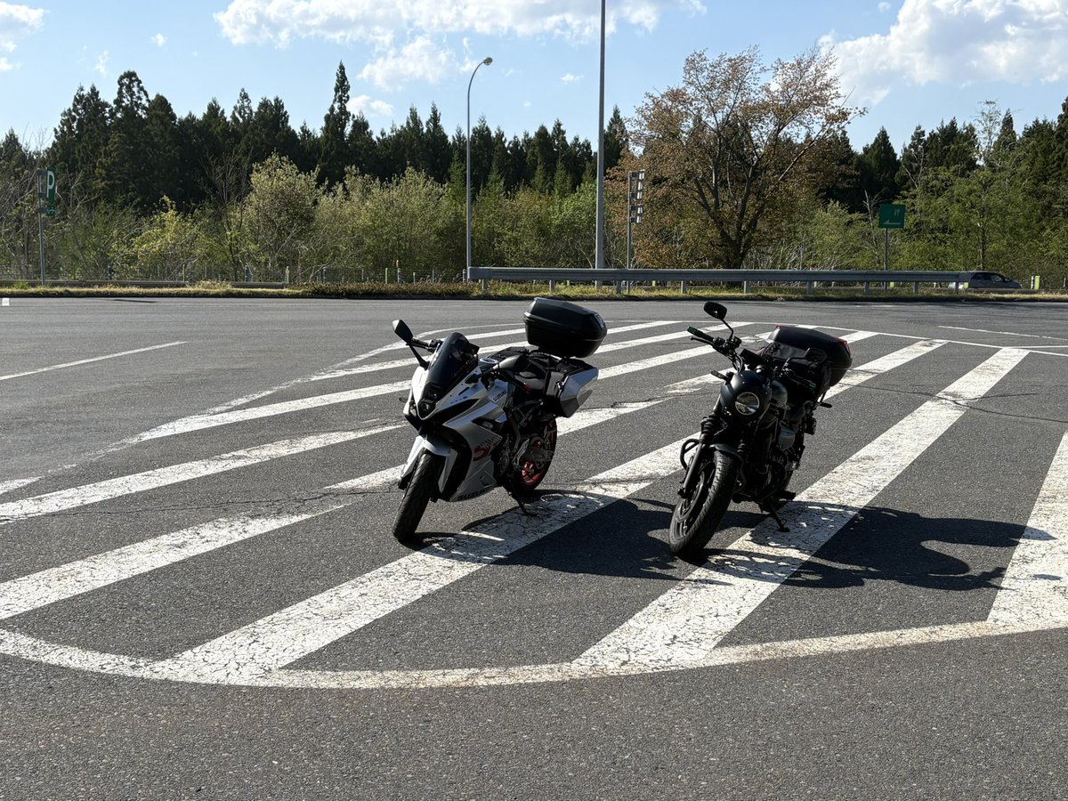 hirokaPapa's tweet image. #福池pa
ここで休憩

#bike #touring #suzuki #gsx8r #gsx800f #kawasaki #eliminator #eliminator400se #バイク #ツーリング #夫婦ツーリング #スズキ #鈴菌 #カワサキ #エリミネーター #エリミネーター400se #バイク好き #バイク好きな人と繋がりたい #バイクのある風景