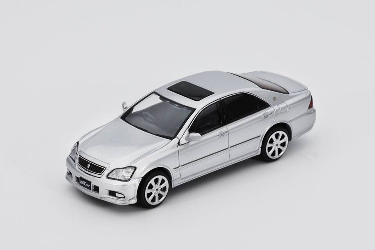 tamtamsagami's tweet photo. 【ミニカー | #DieCastTeam】店頭予約受付中！

8月以降発売予定
1/64 Toyota Crown Athlete(S180) 2005 (RHD)
2色 各￥2,420税込
締切：5/19（火）

ゼロクラウン、
デビューから20年以上も経ってるんですね。
（2003年発売開始）

ご来店お待ちしてます！
#タムタム相模原店😃 https://t.co/XuwmSD3uM4