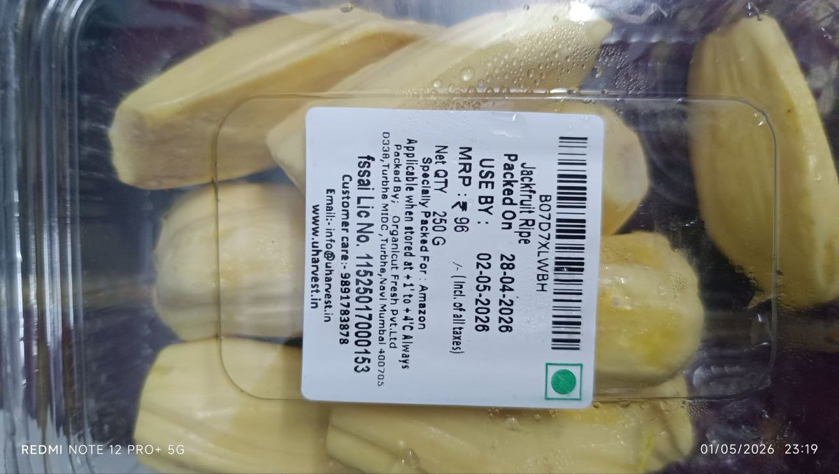faizzii's tweet photo. @amazonIN trying to reach your cs since last night but all i get is a loading sign. Ordered fruits from amazonnow and got delivered fruits which were gonna expire in a few hours and already looked dried up. https://t.co/gZKdm9mw7a