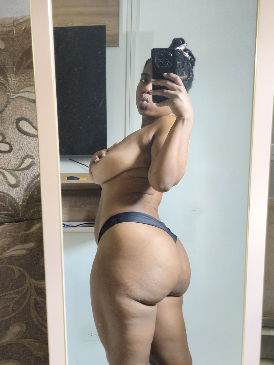 Kyrassx's tweet photo. Me deseas??

#CuloTragón #culonasincreíble #curv https://t.co/A3ESgJ55YH