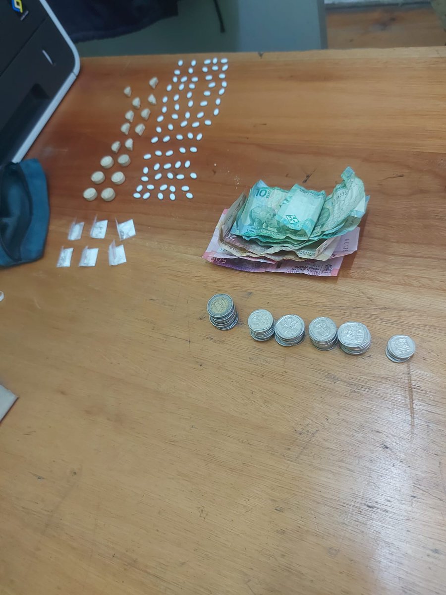 _ArriveAlive's tweet image. Female arrested for dealing in drugs in Hillview

arrr.co.za/B0luI

#ArriveAlive #DrugsOffTheStreets @SAPoliceService