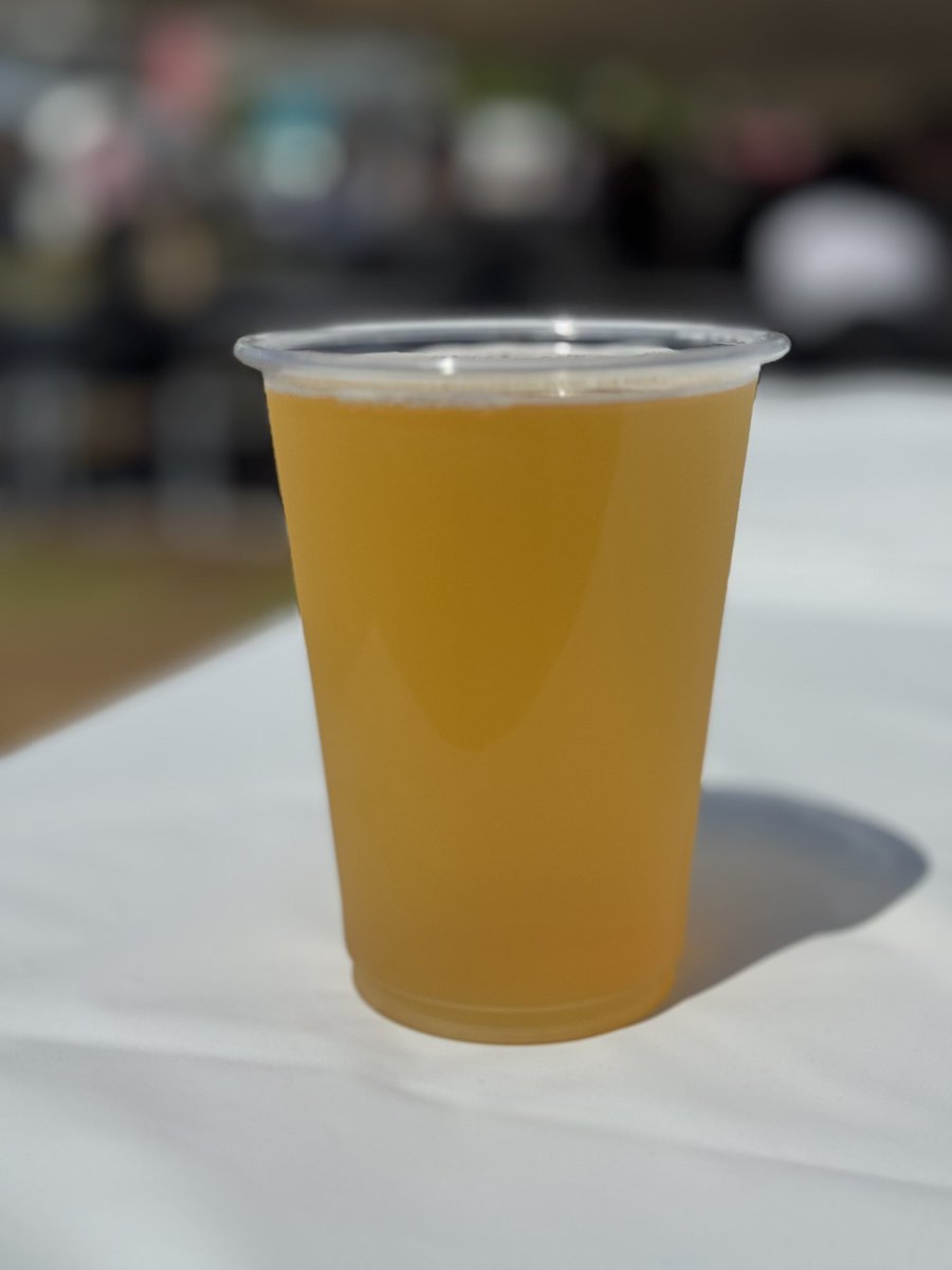 Jun_No13's tweet photo. いい天気でビールが進む🍻
#クラフトビール
#BeerFest in 豊砂公園
#R_BREWERY
#Helles
#潮風ブルーラボ
#潮風鳴動
#RustyNestBrewery
#CoffeeIPA
#稲毛ビール
#稲毛EnglishBrown https://t.co/00s9vUuCrb