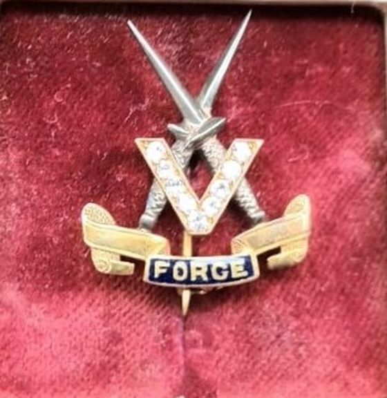 forgottenwarpod's tweet image. Colonel Rawden Wright’s courage deeply moved the Nagas (pictured). Despite severe leg wounds, he refused to be carried, walking the hills to set up the Watch and Ward system. Learn about the birth of the Zemi V-Force network in this episode. #MilitaryHistory #Bravery #VForce