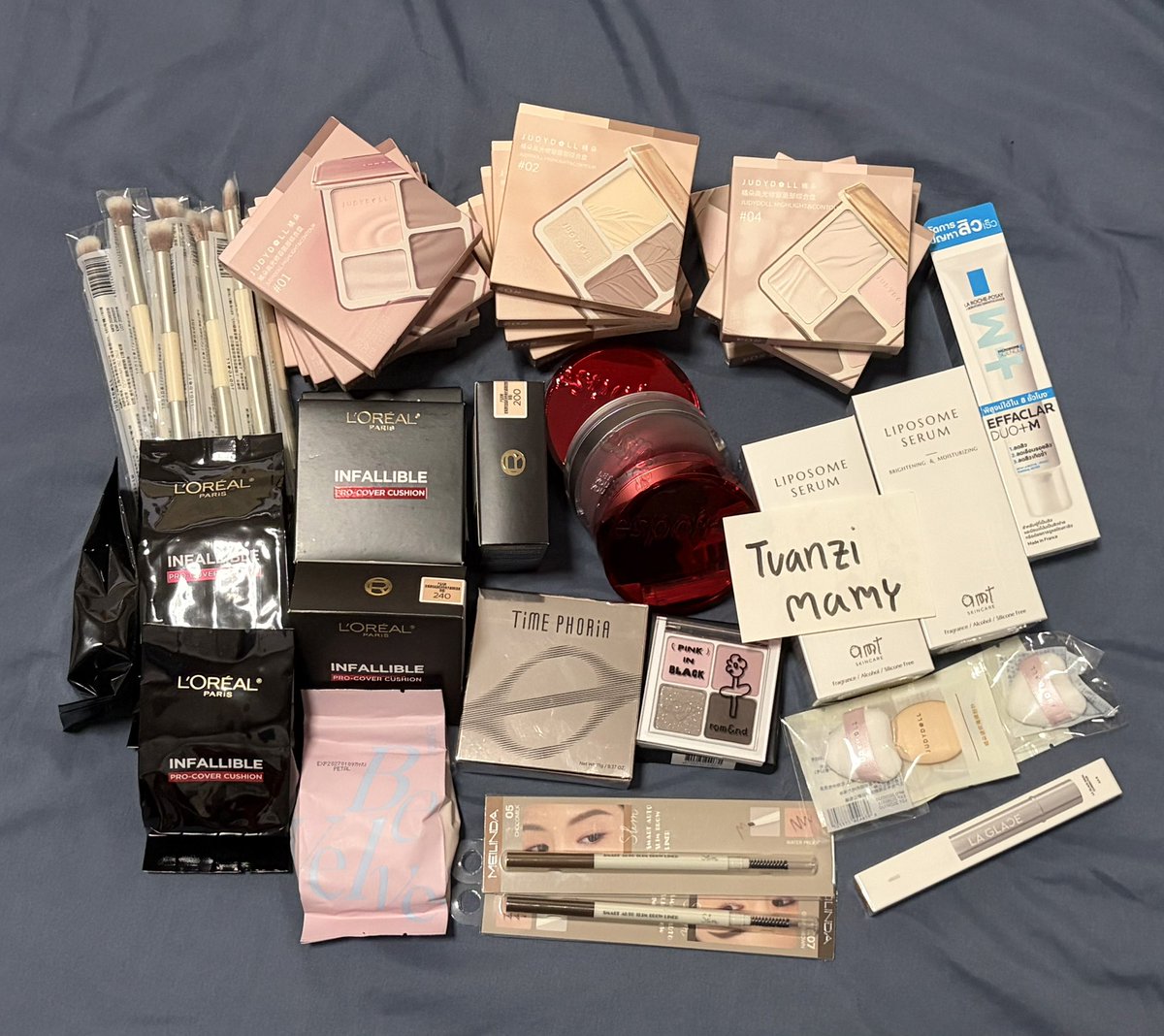 LoReal มีครบทุกเบอร์ /ตลับ 350.- ,รีฟิล 270.-
รุ่นใหม่มี เบอร์ 12,50
Espoir 22,23,25 /350.-
Judydoll 01,02,04 /250.-
แปรงคอนทัวร์ /45.-
Timephoria 01n /290.-

#ส่งต่อเครื่องสำอาง #ส่งต่อสกินแคร์ #เครื่องสำอางค์มือสอง #dasique #espoir #romand #laglace #loreal #judydoll