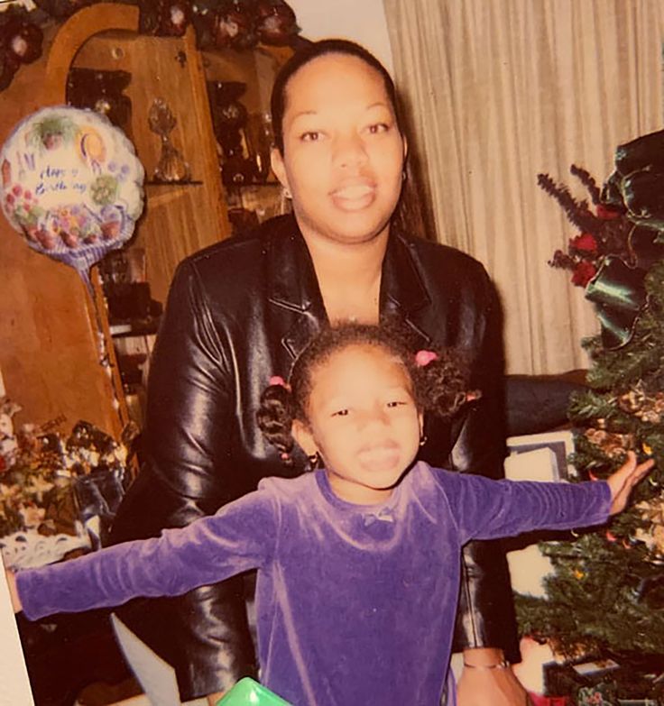 sanriohottiee's tweet photo. happy heavenly bday, mama holly🪽♡ https://t.co/fyRMsGrF75