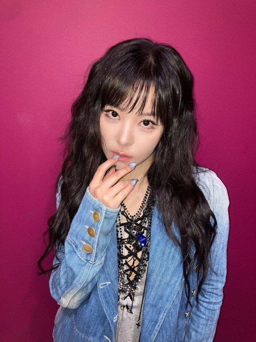 류먀 tweet media