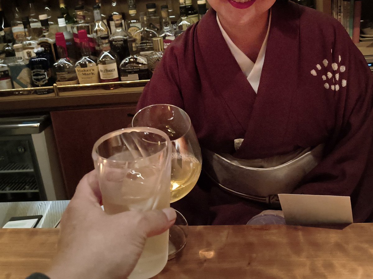 kuni_official's tweet photo. 久しぶりに、めちゃくちゃ素敵なママのお店 #BARei。
ママは相変わらず美しい #着物姿。
楽しいひとときになりました。
#東京 #神楽坂 #着物 #kimono #BAR #ei https://t.co/HokAvE1ARf