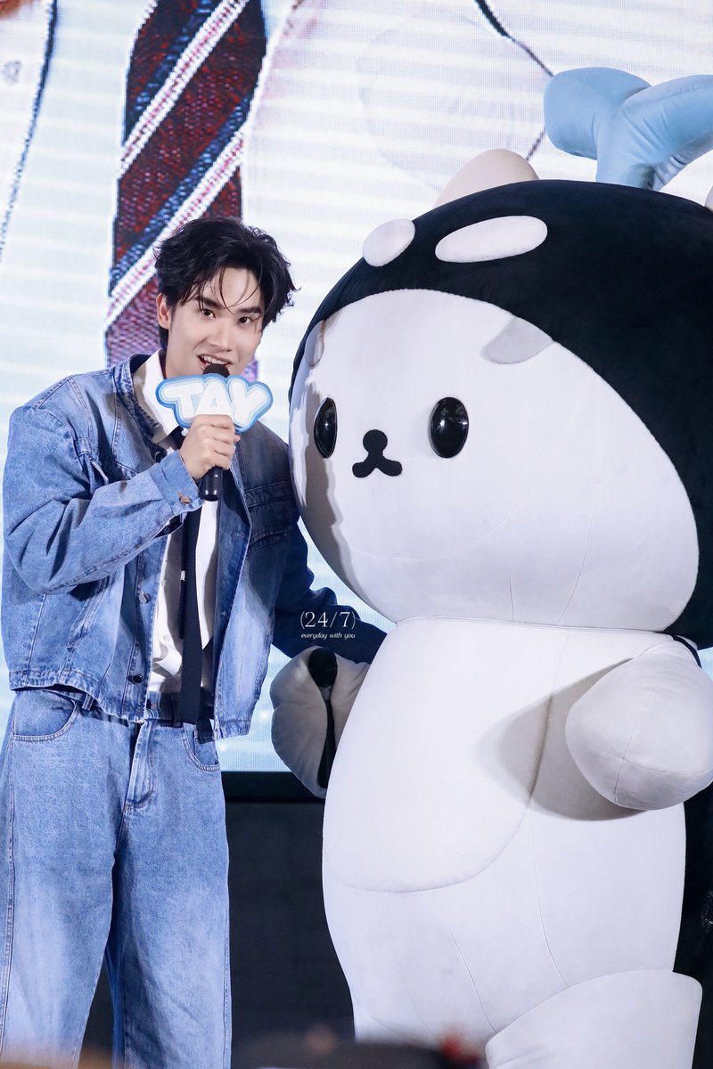 247withuuuu's tweet image. 02/05/26

with san😁

TAYSAN IN SHANGHAI
#TayFansignWithPolcasan
#Tawan_V #POLCASAN
