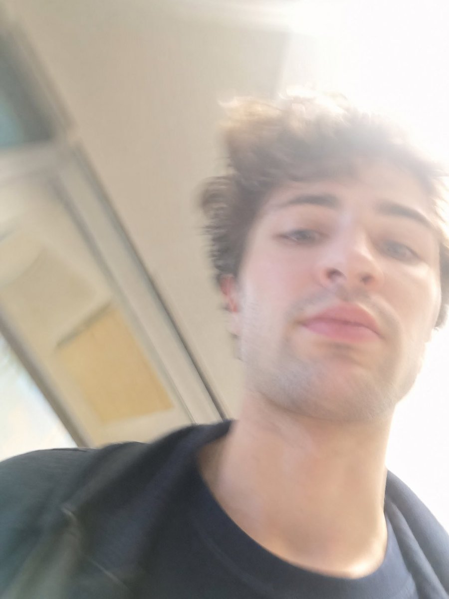 Samdoesnotexist tweet media