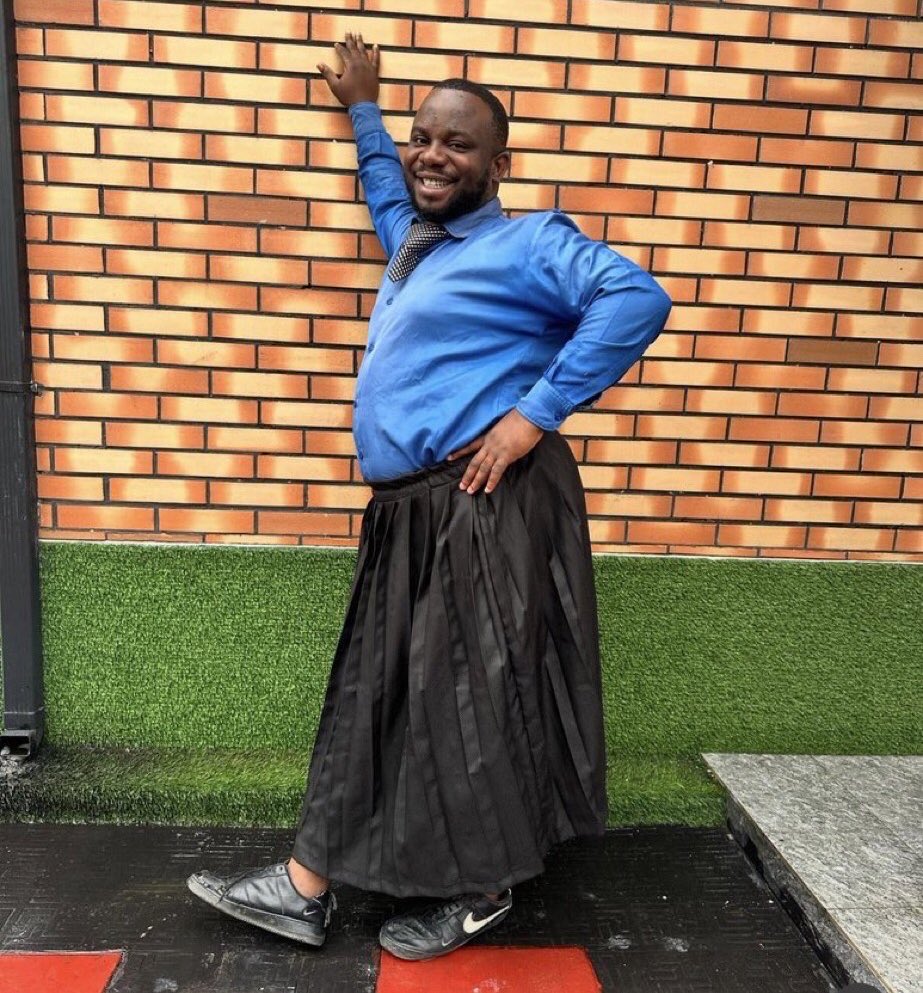 onekitosh's tweet photo. Entitlement, they must compete with the lowly scavengers who stormed the party and whose only claim to #IndividualMerit is; "nafunye empombo biri, olulala naluwadde Spice Spire eyabadde guest of honour..." https://t.co/CTrwLRNtBG