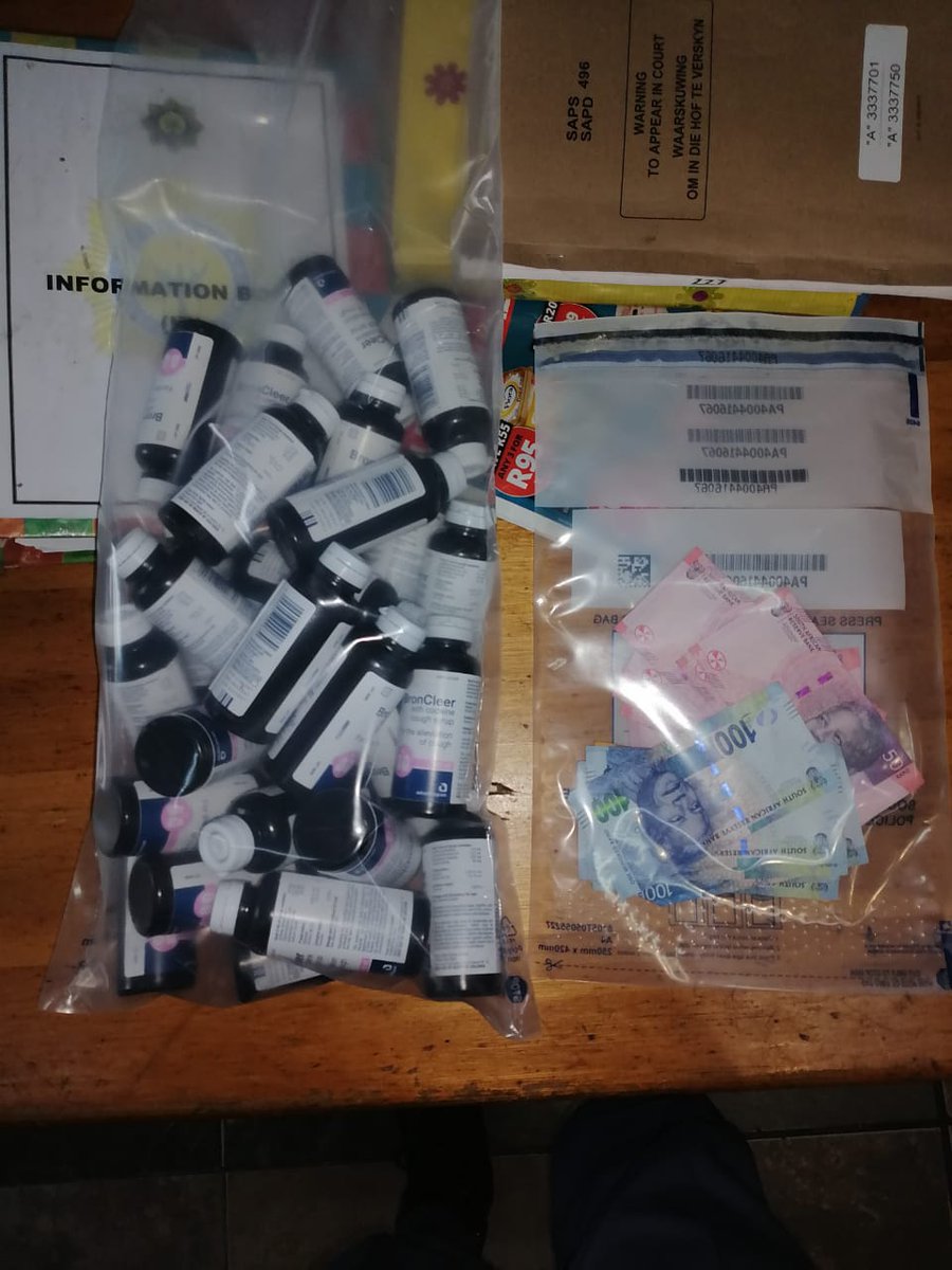 _ArriveAlive's tweet image. A Zimbabwean national was arrested for selling and handling controlled and schedule medicine

arrr.co.za/XO6Ad

#ArriveAlive #Medicine @SAPoliceService