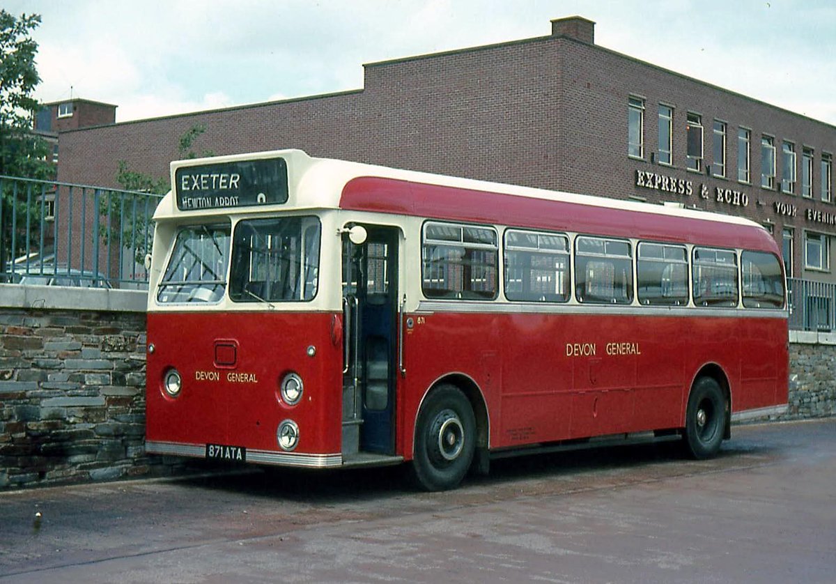 devongeneralso1's tweet photo. Seen at Exeter Bus Station, 871 ATA was a Willowbrook-bodied AEC Reliance, the last of a batch of twelve (SR860-871) delivered in 1959. 871 received NBC poppy red livery in 1974 and was scrapped at Torquay depot in 1977.
Picture credit: Brian Bennett https://t.co/IWvnQdkZPu