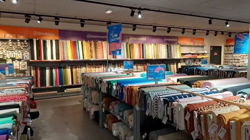 LeParisien_75's tweet photo. Pour « reconquérir le consommateur », Mondial Tissus ouvre un nouvel espace de 700 m2 carrés à Paris
➡️ https://t.co/ZDpddD5r3Y https://t.co/eqwoKwmm5V