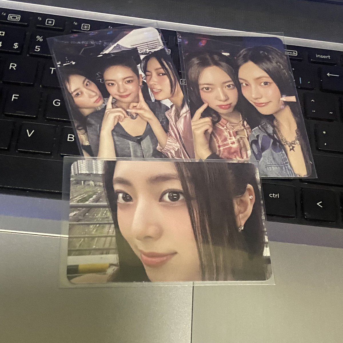 jenducart's tweet photo. ☁️ sold as set = ₱50

mop: gcash | mod: jnt
dop: 1 week reservation

wts lfb itzy gold yeji lia ryujin chaeryeong yuna pob pc https://t.co/OobQsbGDMv