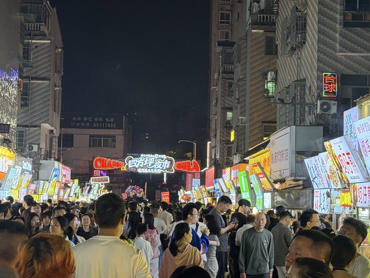 kkdy7415's tweet photo. 一想到四号还有一场地陪就心累，昨天第一次走到腿痛 https://t.co/hsTBegA4oA