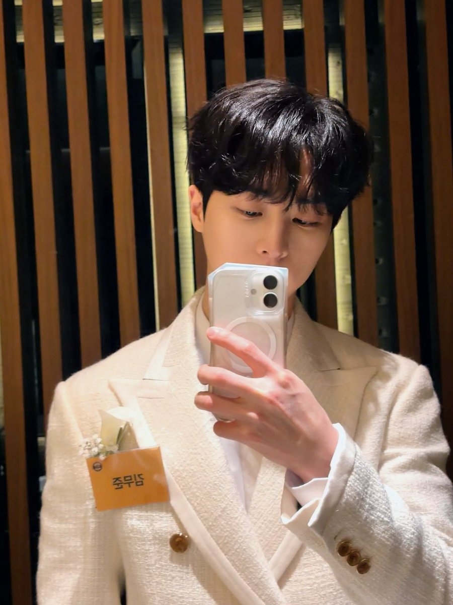 ๊น๋ฌด์ค tweet media