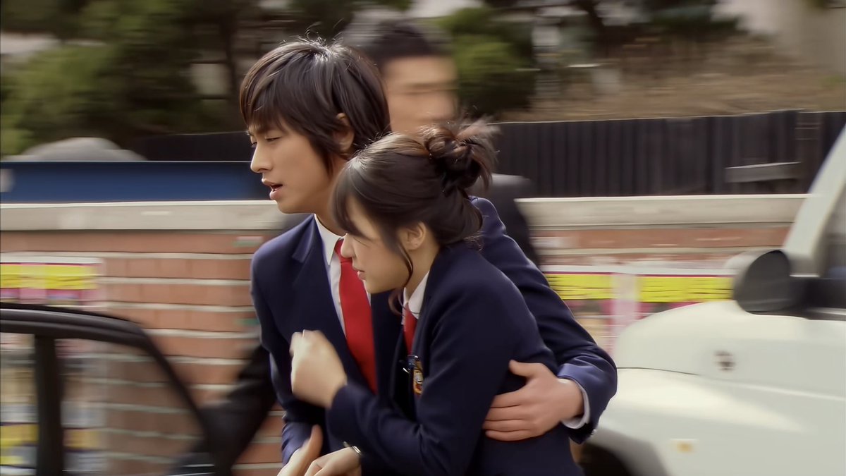 princesshours06's tweet photo. 손 금방 놓쳐도 다시 잡으면 그만이야~~~~ https://t.co/v7GCw7eMsu