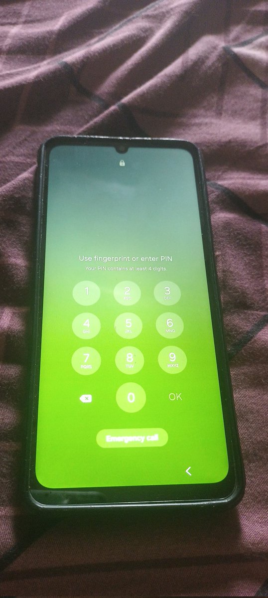 asdfghkyeq's tweet photo. @SamsungIndia इतना गर्म हो रहा है फिलहाल यह फोन इसे अपने पिछवाड़े में घुसा लो https://t.co/8U2wYM51Fc