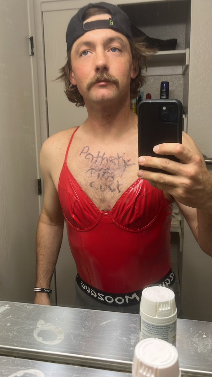 Queensagewims tweet media