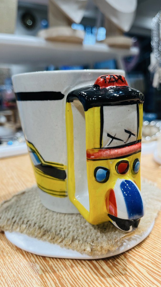 MAHANAKA_Phuket's tweet image. #MAHA NAKA 🍂 #souvenir shop 🍂 
#patong 🍂 #phuketthailand 🍂 

#Handmade Elephant Mug Thailand 🐣🐣🐣