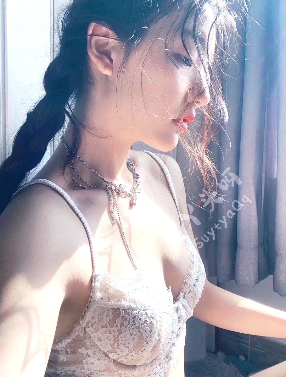 Suytya0o's tweet photo. 爸爸们最喜欢的奶头穿刺调教完整作品来喽，粉丝爸爸用织毛衣的大针横穿我两个奶头，然后中间挂上六瓶啤酒，瞬间有种奶头被扯掉的刺激快感，完整的调教视频五十六分钟都在粉丝群里，群里带纸巾尽情对我撸射吧，没在群的还是老规矩，点赞留言我统一拉进群或私信给你们发送完整视频，本帖长期有效📸 https://t.co/kEgTFGb0zo