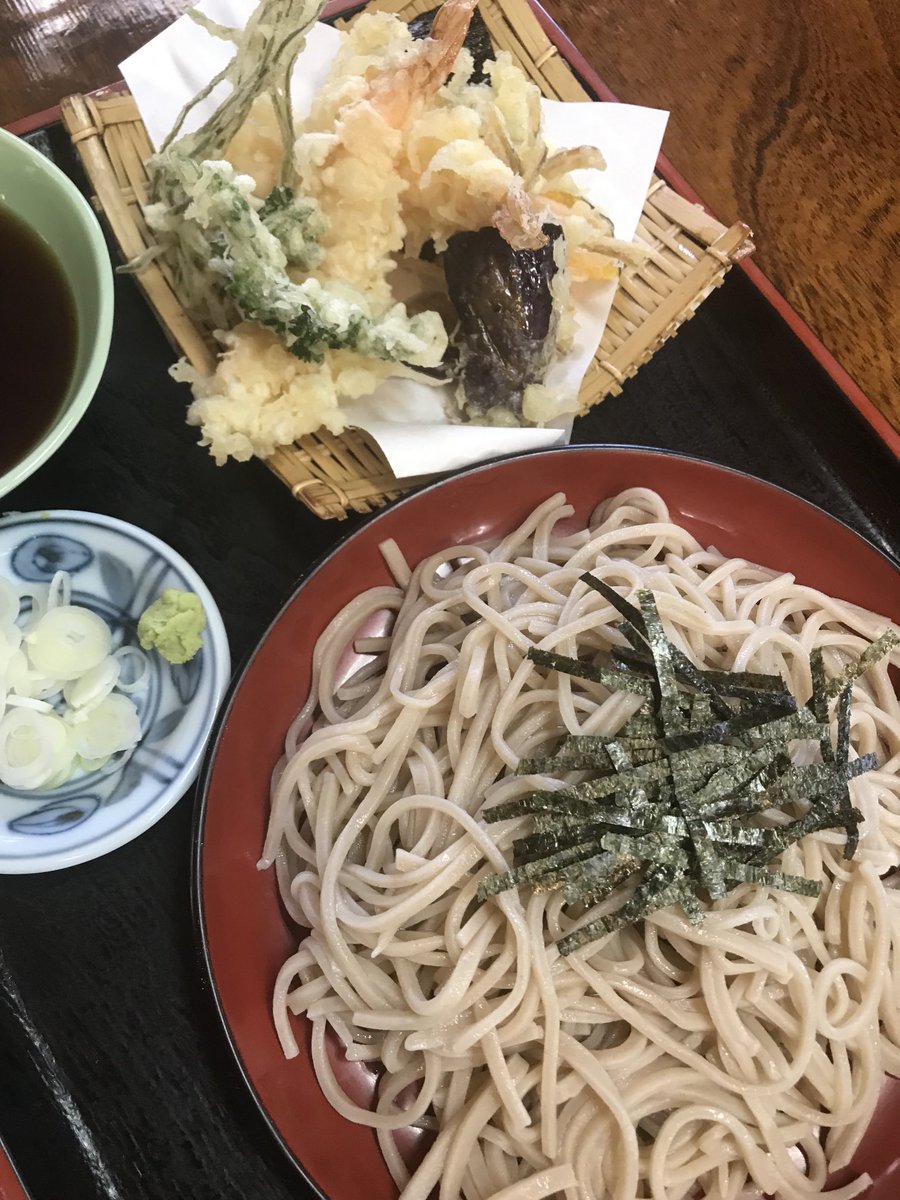 5Mgoemon's tweet photo. 海老天蕎麦と天丼をいただきました。
店員さんが親切で、居心��も良く、そば湯も美味しいですよ。
#九重蕎麦
#ざる蕎麦
#天丼 https://t.co/oS3pAXnU5r