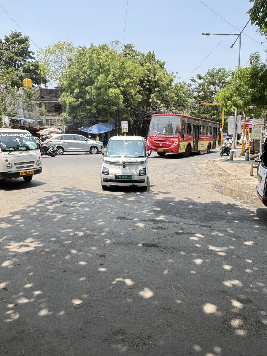 sangesh72's tweet photo. @ChennaiTraffic 

Illegal parking of car- in middle of road obstructing traffic flow and endangering lives of other road users 

2May26; 11:30 am

TN 06 AH 8600

Luz Church Road, at intersection of Luz Avenue and Luz Church Road. 

Mylapore  600004 https://t.co/vnVqBM5hWc