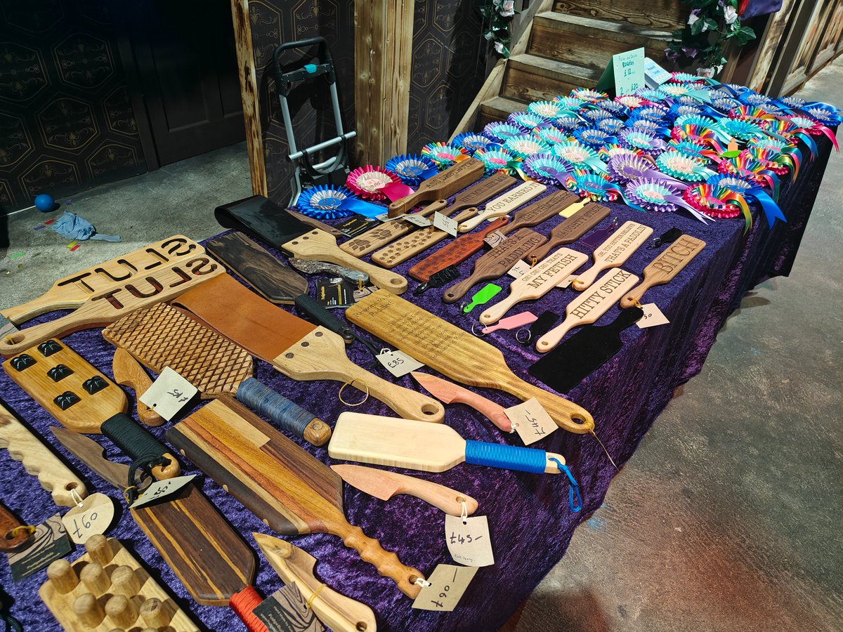 FudgeBuilds's tweet photo. Come check out #FudgeBuilds at tomorrow's #LondonAlternativeMarket! Paddles, badges, masks, and more! Let us know your dream kink accessory or piece of furniture and we'll help make it happen ;) https://t.co/SUbJolF7au https://t.co/0tKx8IB9FJ