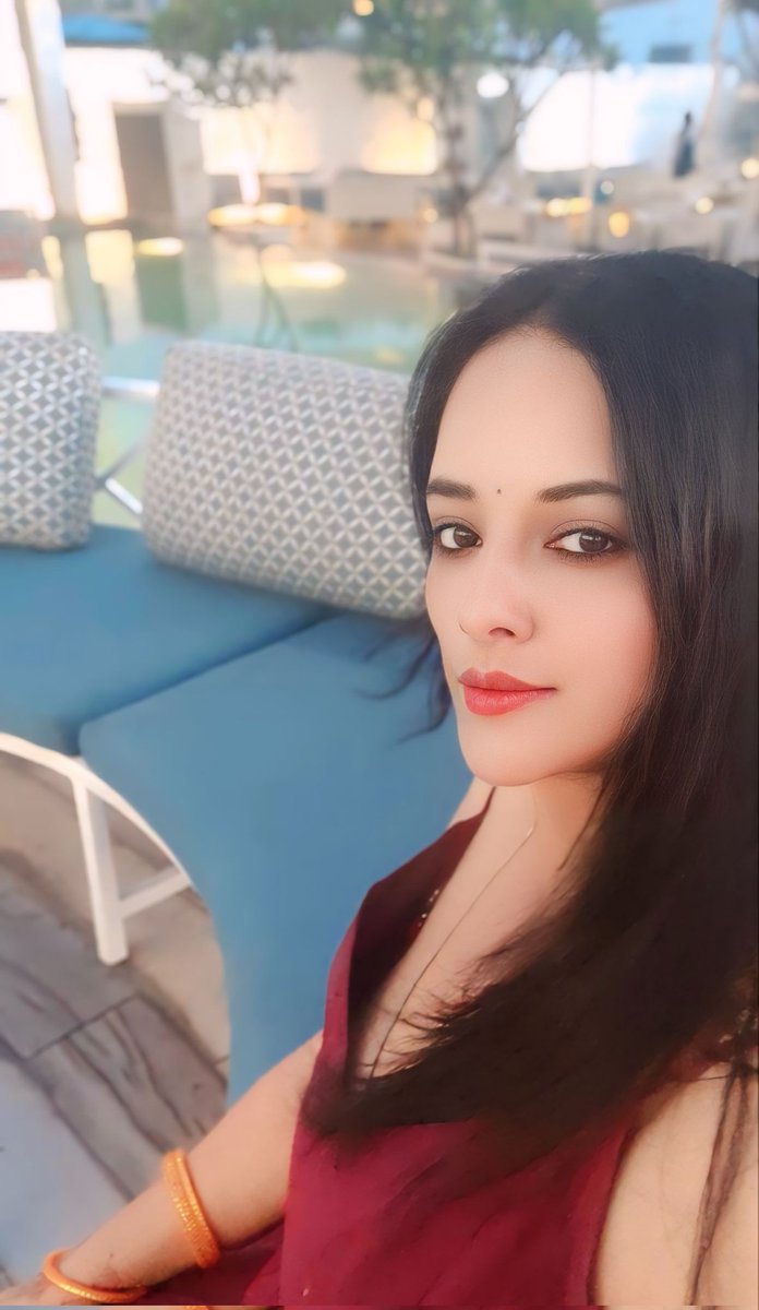 MKaur_Preet's tweet image. Sometimes the simplest moments turn out to be the most beautiful 💫

Only me 💛🧡

#GoldenHour #SoftVibes #SelfLove #GlowUp #SereneMoments