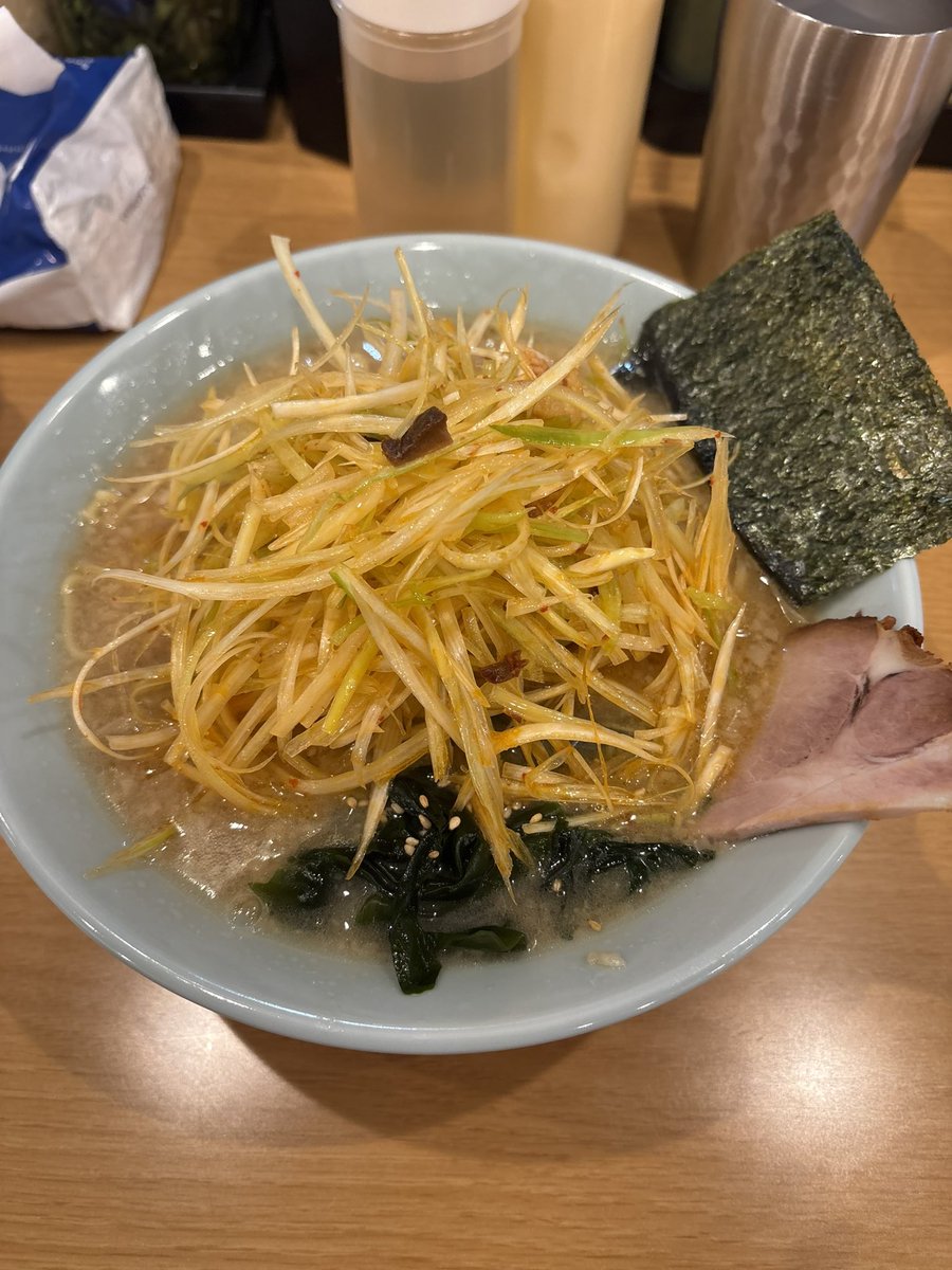 しんしろ tweet media