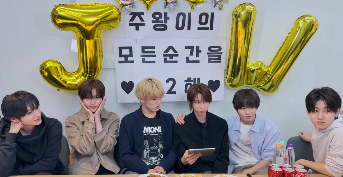 이로 tweet media
