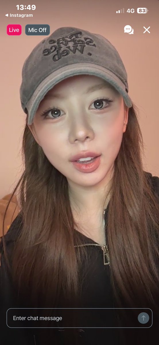 daily hyerin ! tweet media