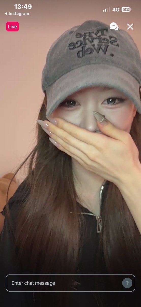 daily hyerin ! tweet media
