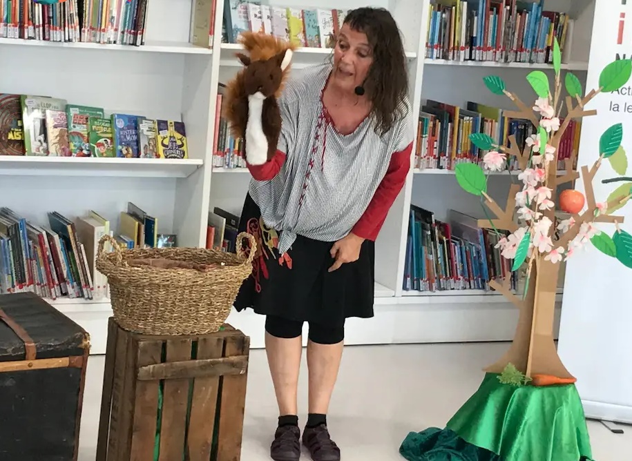 bteiacl's tweet photo. HORA DEL CONTE: HISTÒRIES DEL BOSC 🌳📚
Un viatge ple d’emoció i valors on els protagonistes són petits animalets que viuen en un bosc molt especial…
🎭 A càrrec de Fes-t'ho com vulguis
Adreçat a infants a partir de 2 anys
🗓️5 de maig, 17.30 h
#ParcsiBiblios #bibliotequesxbm https://t.co/ewKzBKt0ru