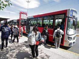 dabellene's tweet photo. https://t.co/6vaxlHznbe
El transporte público de pasajeros no es un bien de consumo cualquiera. Es la columna vertebral de la vida cotidiana de miles de familias mendocinas que, sin vehículo propio, dependen del colectivo para acceder al trabajo, a la salud, a la educación. https://t.co/G2C9fCtXr7