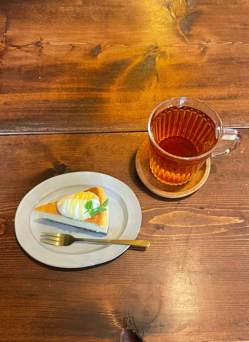 _light_apr13's tweet photo. レモン柄の靴下とレモンケーキ🍋ྀི
 #日常垢 https://t.co/1c3fAF5idy