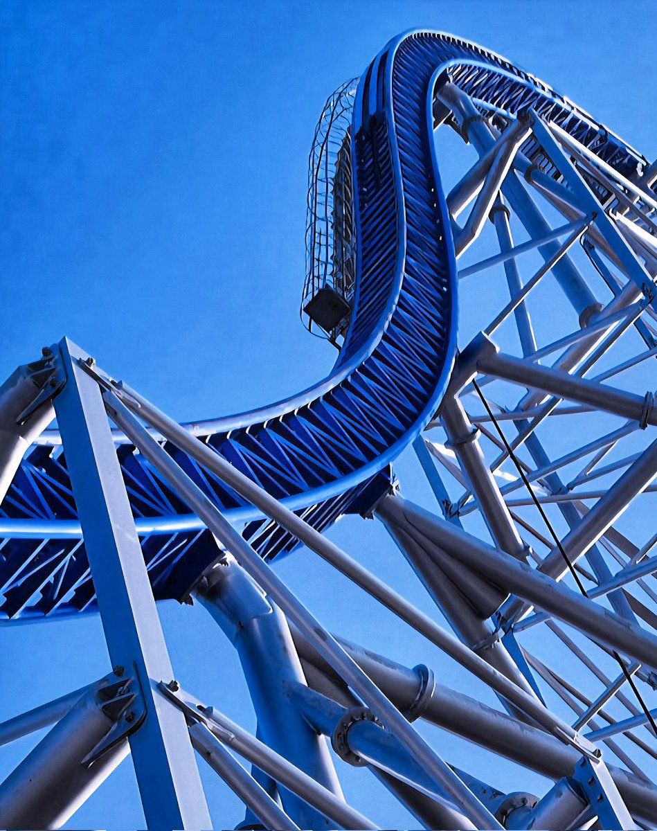 WWoman08's tweet image. Millennium Force @cedarpoint 😎🎢💙📸🥳 One more week!  #Rollercoaster #cedarpoint #Saturday #birthday #photographer #ohio #happiness @SixFlags