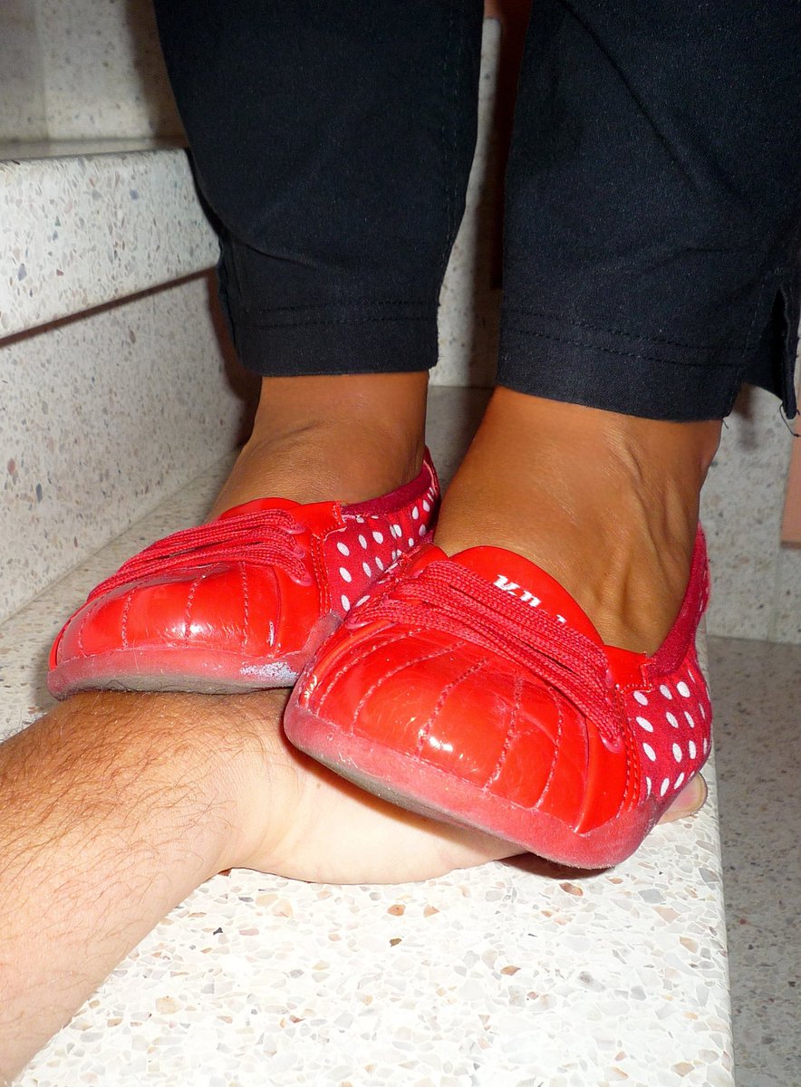 misskatefeet's tweet photo. Hand trample in stairs with red ballet-flats #feet #footfetish #footgoddess #femdom #crushing #trampling #handtrample #flatshoes #balletflats https://t.co/m8OCvBEWuN