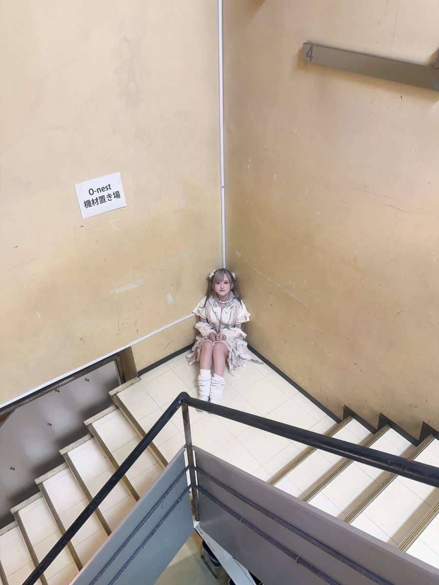( ᯣˬᯣ )
