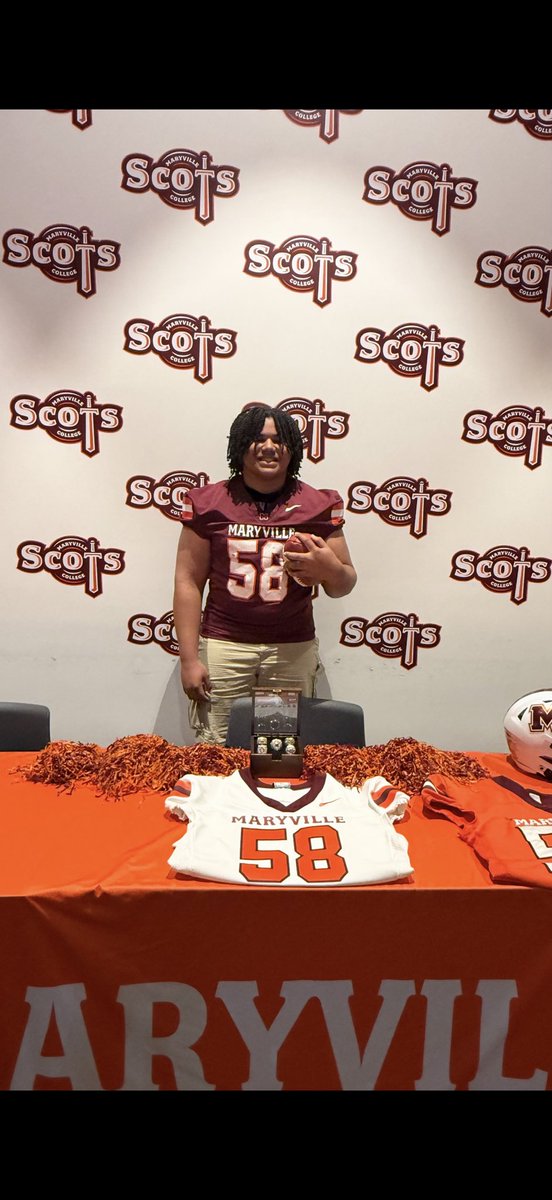 ifrid333's tweet photo. Had an amazing visit at @MaryvilleC. Great coaches and great campus. Can’t wait to stay in touch! Thank you @ConnorPylkas_FB for the opportunity!

@CoachMacMCScots @MUSOwlsAD @OwlBuzz @CSmithScout @DocMichaelHood @BNewman60 https://t.co/Gcwm7bYIRw