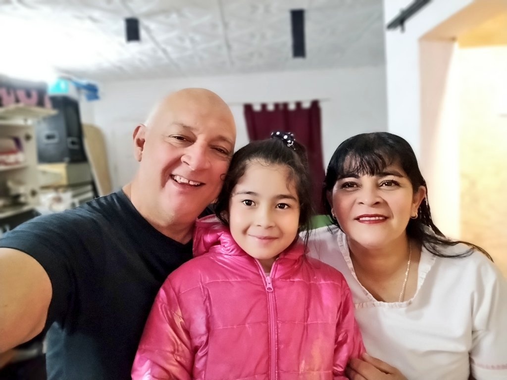 bebecho1's tweet photo. #estefinde #9 Feliz cumple Angela Luz. Sos nuestro gran amor y la alegría de cada día. Te amamos con todo el corazón, hoy y siempre. Tus papis,
Angel y Griselda 💙💛💙 https://t.co/Nb3xFxZgyN