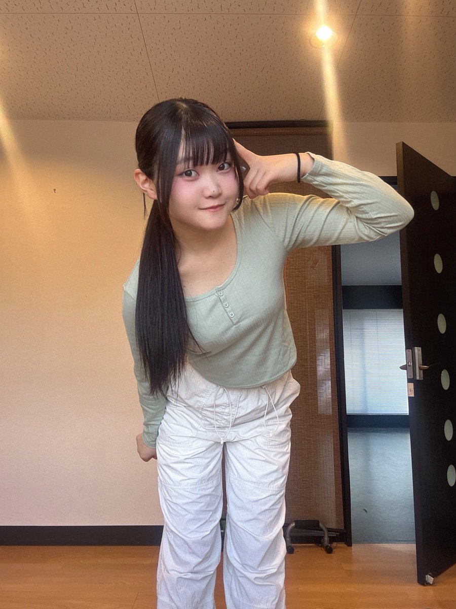 📣明日です‼️
10:00〜20:00 柏駅にてフライヤー配り＆路上ライブやります❤️‍🔥⟡.

静止画・動画どちらも撮影OKです📸✨
特典会は地元価格で【ALL 1000円】‼️

500枚配りきるまで帰れません🥹🥹 ぜひ力を貸してください…！
応援しに来てくれたらとっても嬉しいです😭❤️
よろしくお願いします！！