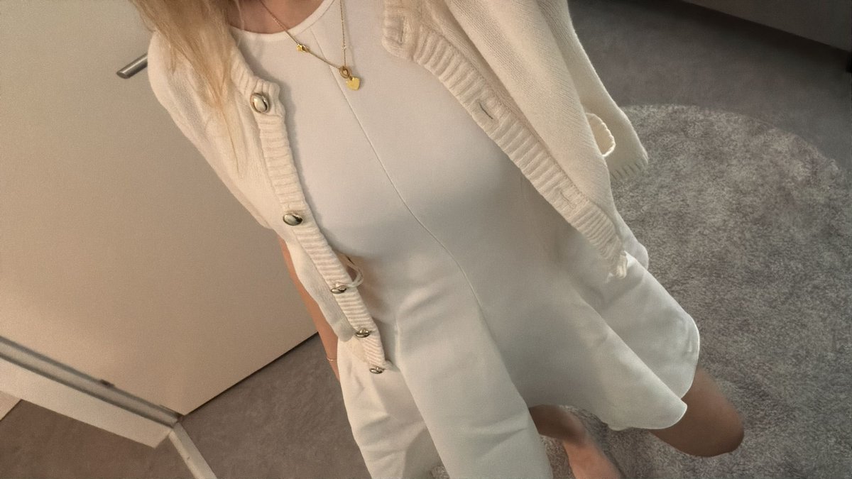 goddesameliee's tweet photo. Like diesen Post wenn Blackmail deine krasseste Fantasie ist ~🤭💕

Vielleicht schreib ich dich ja an und mach deine Fantasie zur Realität😈💞

findom | femdom | zahlsklave | geldherrin | blackmail | techdom | sissyfication https://t.co/inqAv2GXoS