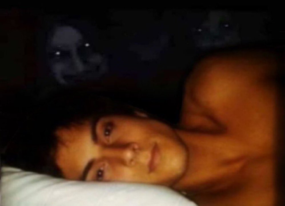 un compañero q conozco desde primaria va a ser papá y m dejó pensando banda d cosas m siento re ATRASADA en lo q esta gente se enamoró y cogió lo suficiente para embarazarse yo dejé la carrera m deprimí y las únicas 2 veces q salí en dos meses fue a una fiesta d putos