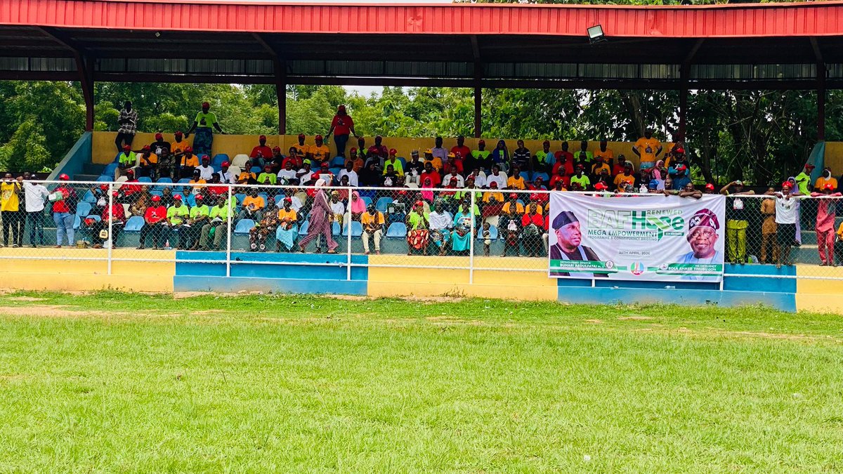 BuhariOyoNorth's tweet photo. It finally held. The 5th edition of our BAF Renewed Hope Mega Empowerment Programme and Constituency Briefing.
Thursday, April 30th was historic at Soun Stadium, Ogbomoso where thousands of our people from across Oyo North gathered. The energy was something else. https://t.co/oOHLg91roH